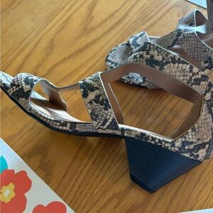 New directions shoes NWOT